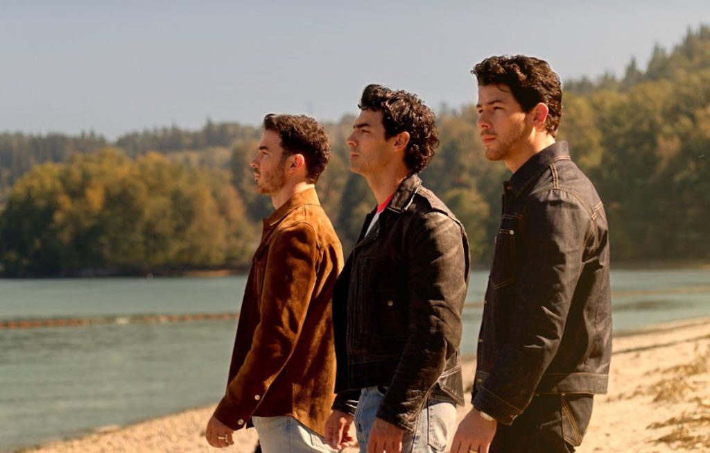 Jonas Brothers retornam no teaser da sequência ‘Camp Rock 3’; Confira!