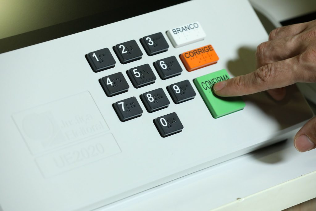 Novo aciona STF contra artigo da LDO que permite doações públicas em ano eleitoral