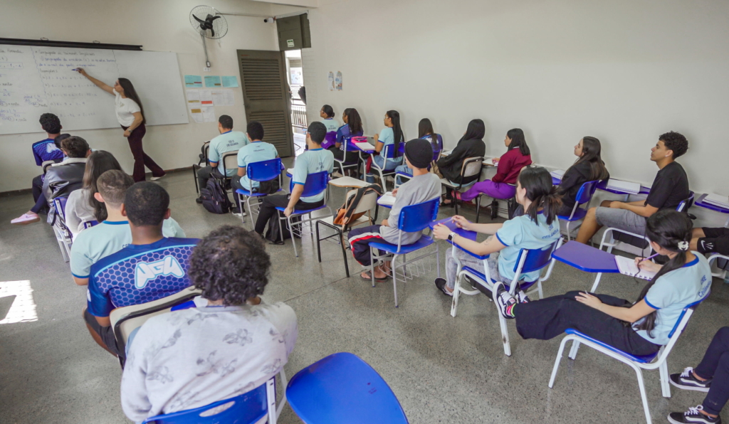 Brasil protege formação de médicos e advogados; por que não a dos professores?