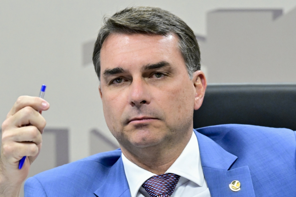 JOTA Principal: Envolvimento com tema do tarifaço pode ser tiro no pé para Flávio Bolsonar