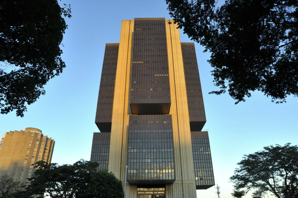 Governo autoriza concursos para Receita Federal e Banco Central com 316 vagas
