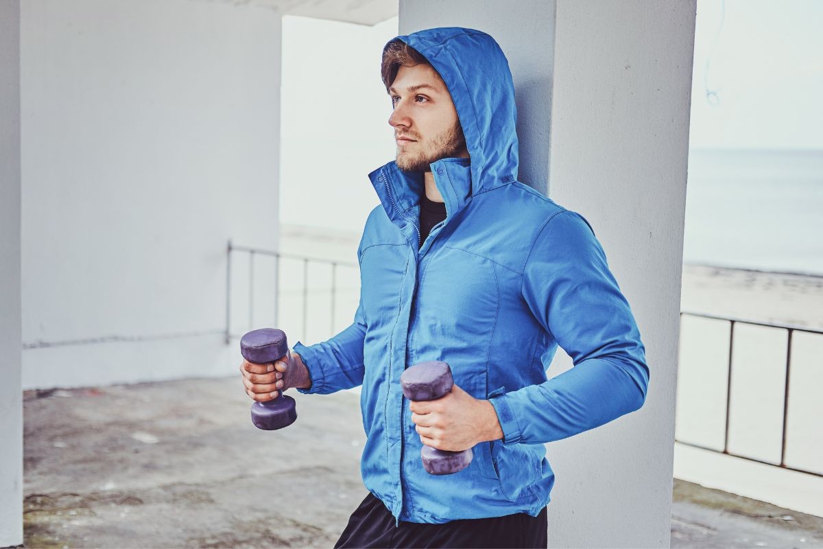 Treinar no frio aumenta risco de lesão na coluna?
