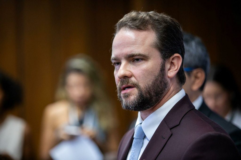 Senado convida Durigan para explicar sigilo de 100 anos em autorizações de bets