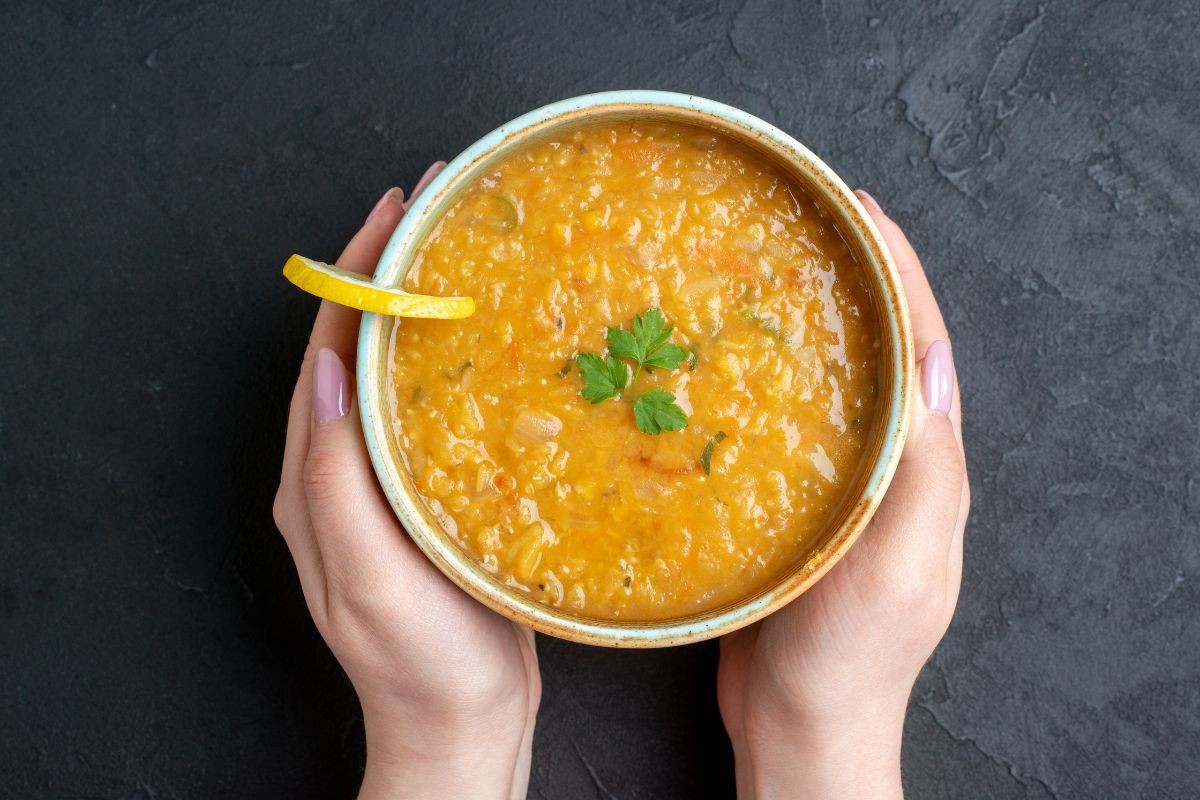 Receita de sopa para o frio: conheça três opções para se aquecer