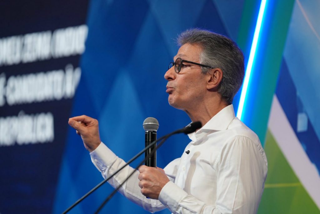 Romeu Zema redobra críticas ao STF como tentativa de se viabilizar para a Presidência