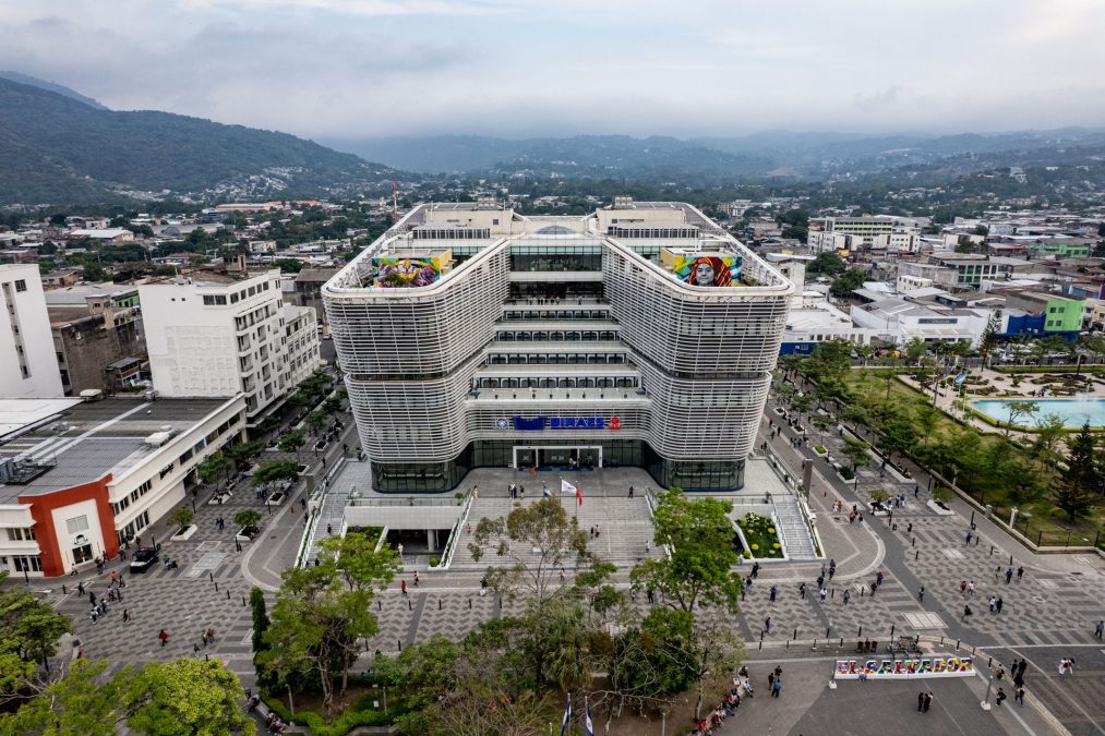 El Salvador diz que inteligência artificial já faz parte da rotina das escolas públicas