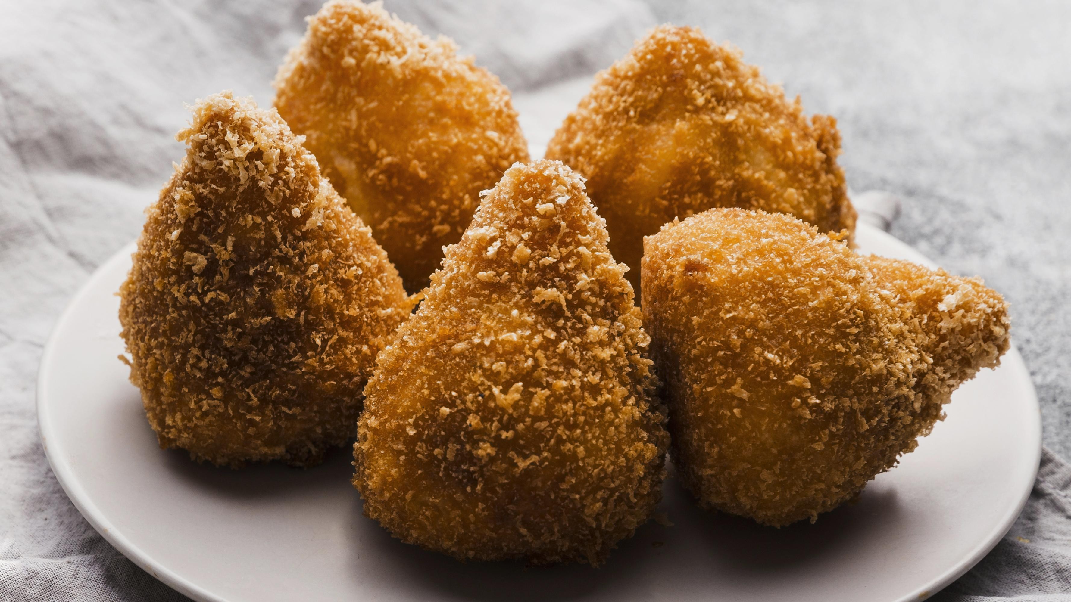Coxinha low carb: receita com couve-flor e linhaça é nutritiva e cabe na sua dieta!