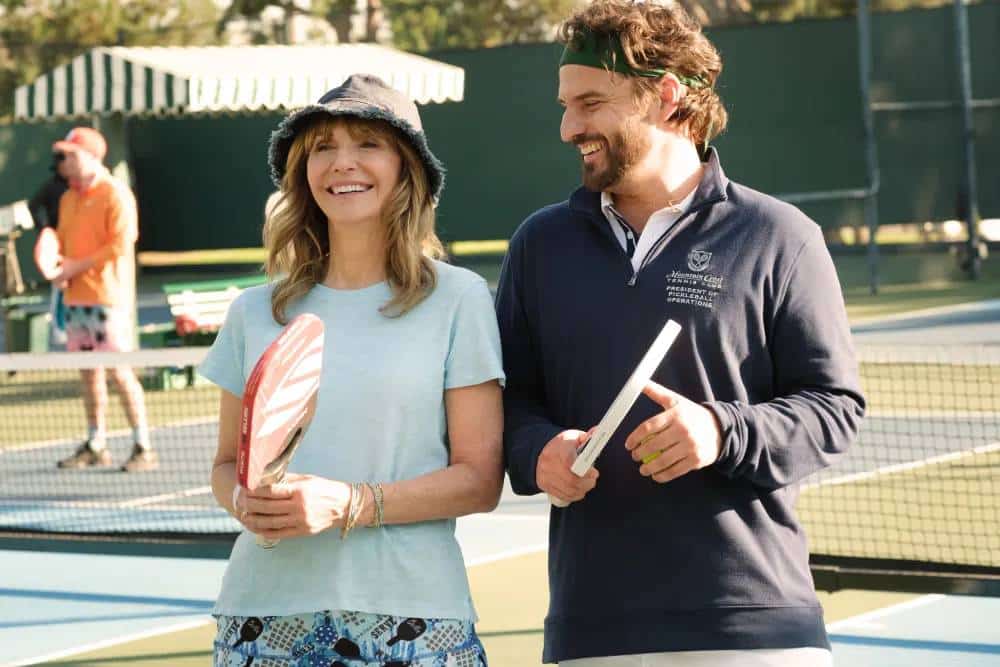‘The Dink’: Comédia esportiva com Jake Johnson e Mary Steenburgen ganha novo teaser HILÁRI