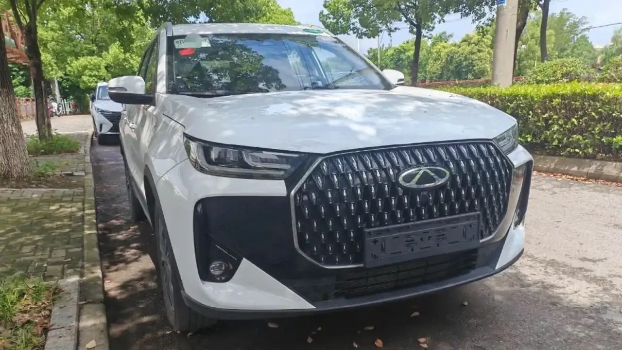 Chery Tiggo 7 testa motor híbrido pleno de 349 cv para desafiar o Corolla Cross