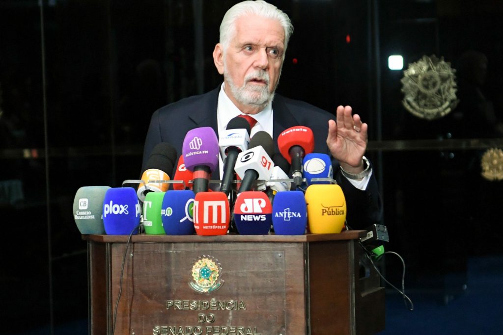 JOTA Principal: Família Bolsonaro se desentende nas redes sociais; caso Master derruba Jaq