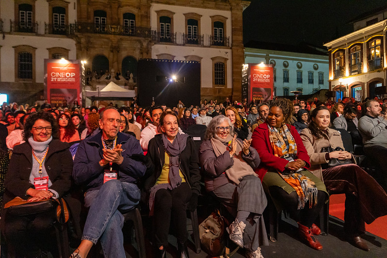 21ª CineOP abre com praça LOTADA, programação gratuíta e homenagem a Helena Solberg