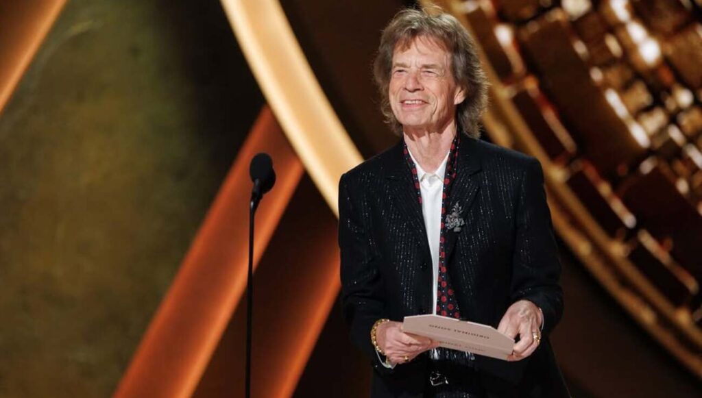 Mick Jagger demonstra interesse em produzir cinebiografia dos Rolling Stones: “Isso me int