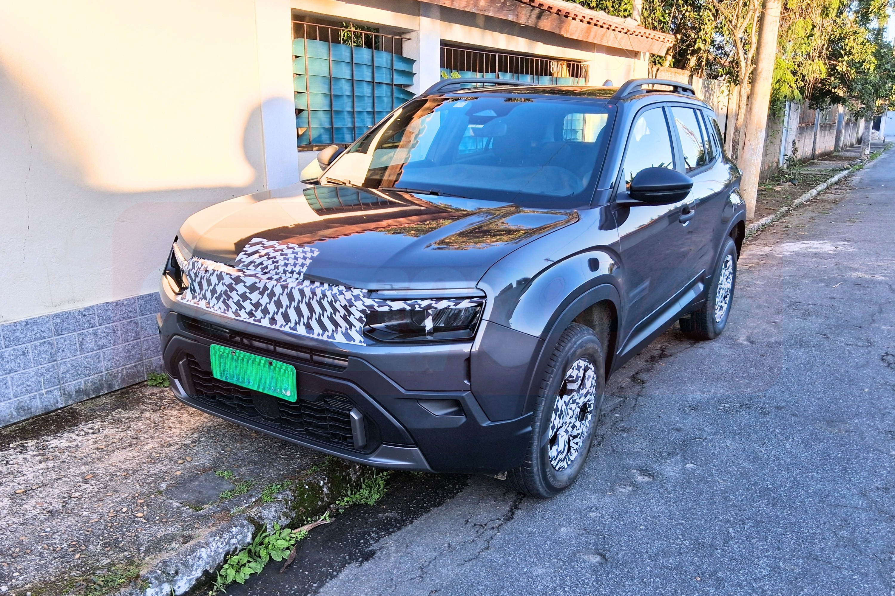 Jeep Avenger perde os disfarces: veja os detalhes do novo SUV de R$ 120.000