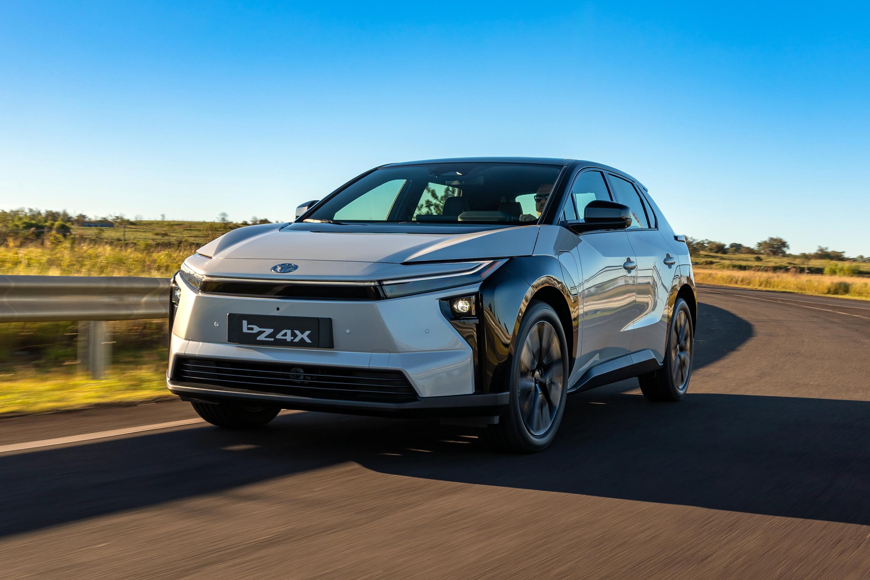 Toyota bZ4X chega ao Brasil: SUV elétrico de R$ 420 mil aposta em garantia recorde