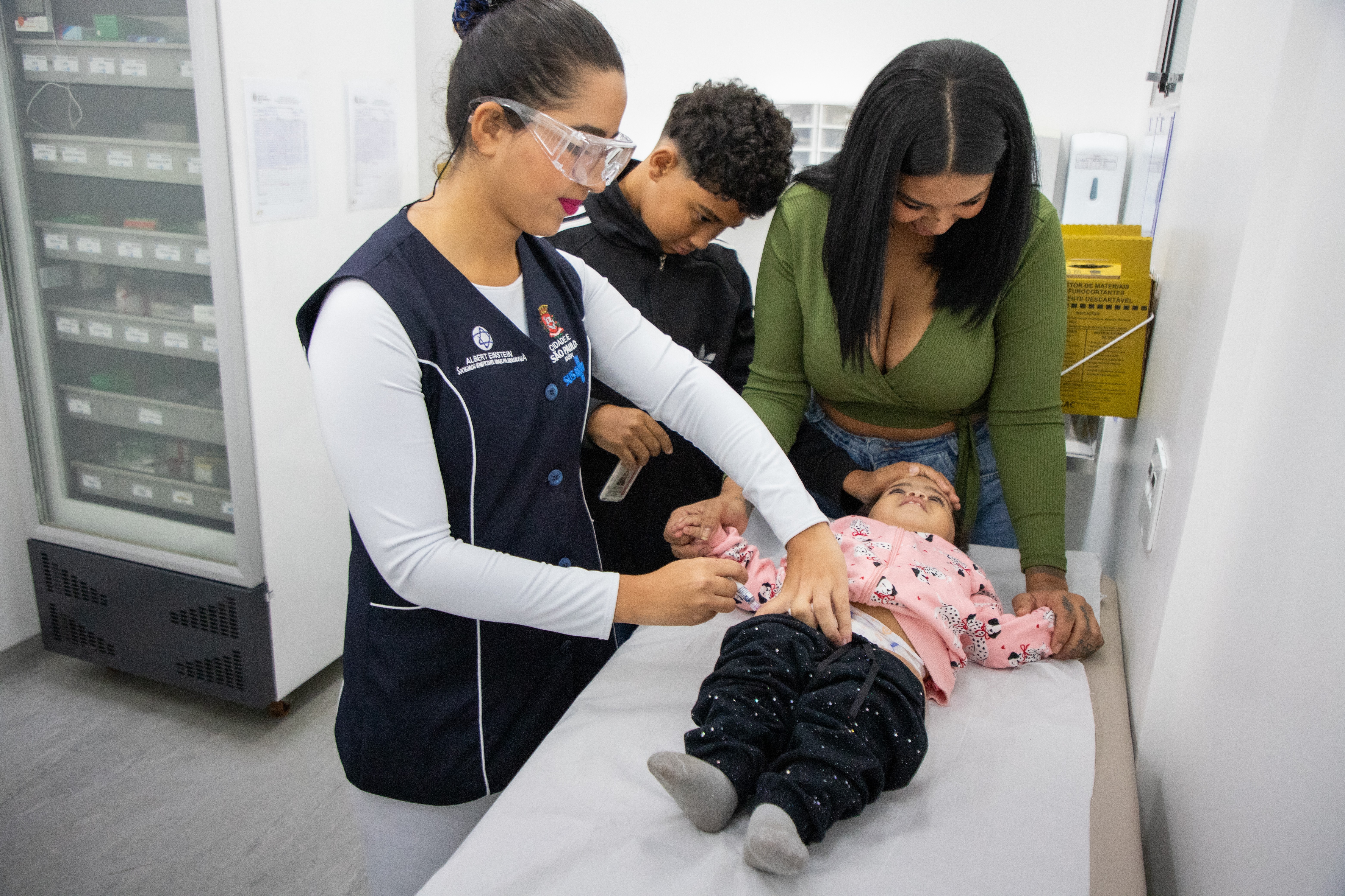Nova vacina no SUS protege corredores contra pneumonia e meningite