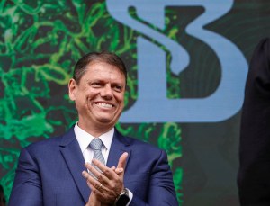 Sem candidato em São Paulo, PSDB se aproxima de apoio a Tarcísio contra Haddad