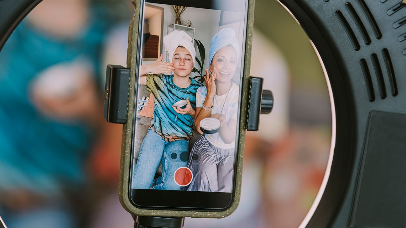 Protetor solar sob ataque: por que a desinformação de beleza viraliza tanto no TikTok?