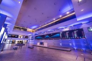 Ibovespa Futuro recua com Datafolha e cautela sobre negociações no Oriente Médio