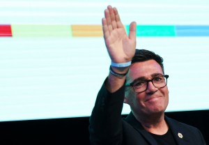 Andy Burnham confirma candidatura para suceder Starmer sem rival à vista