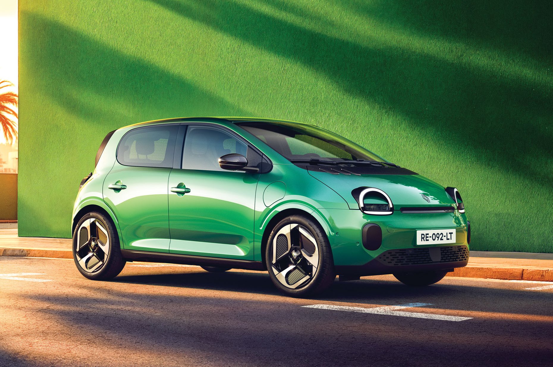 Renault Twingo E-Tech revive a fórmula clássica e mira rivais chineses