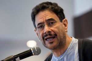 Colômbia: Cepeda contesta 33 mil urnas e adia reconhecimento da vitória de Espriella