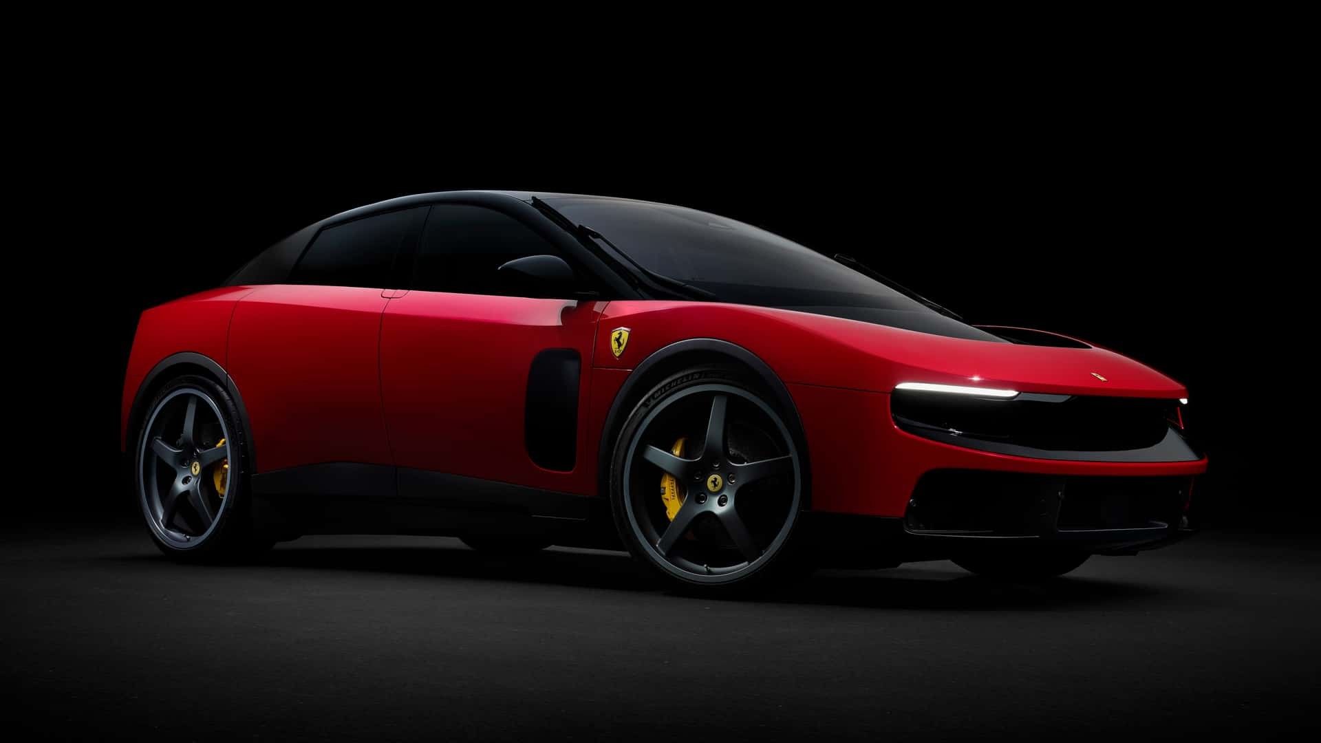 Ferrari promove troca no comando comercial após polêmica do elétrico Luce