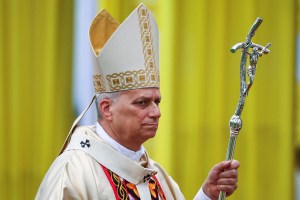 Papa Leão critica líderes que “alimentam” guerras enquanto milhões passam fome
