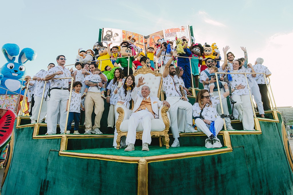 Mauricio de Sousa é celebrado no Carnaval e entra para a memória cultural paulista
