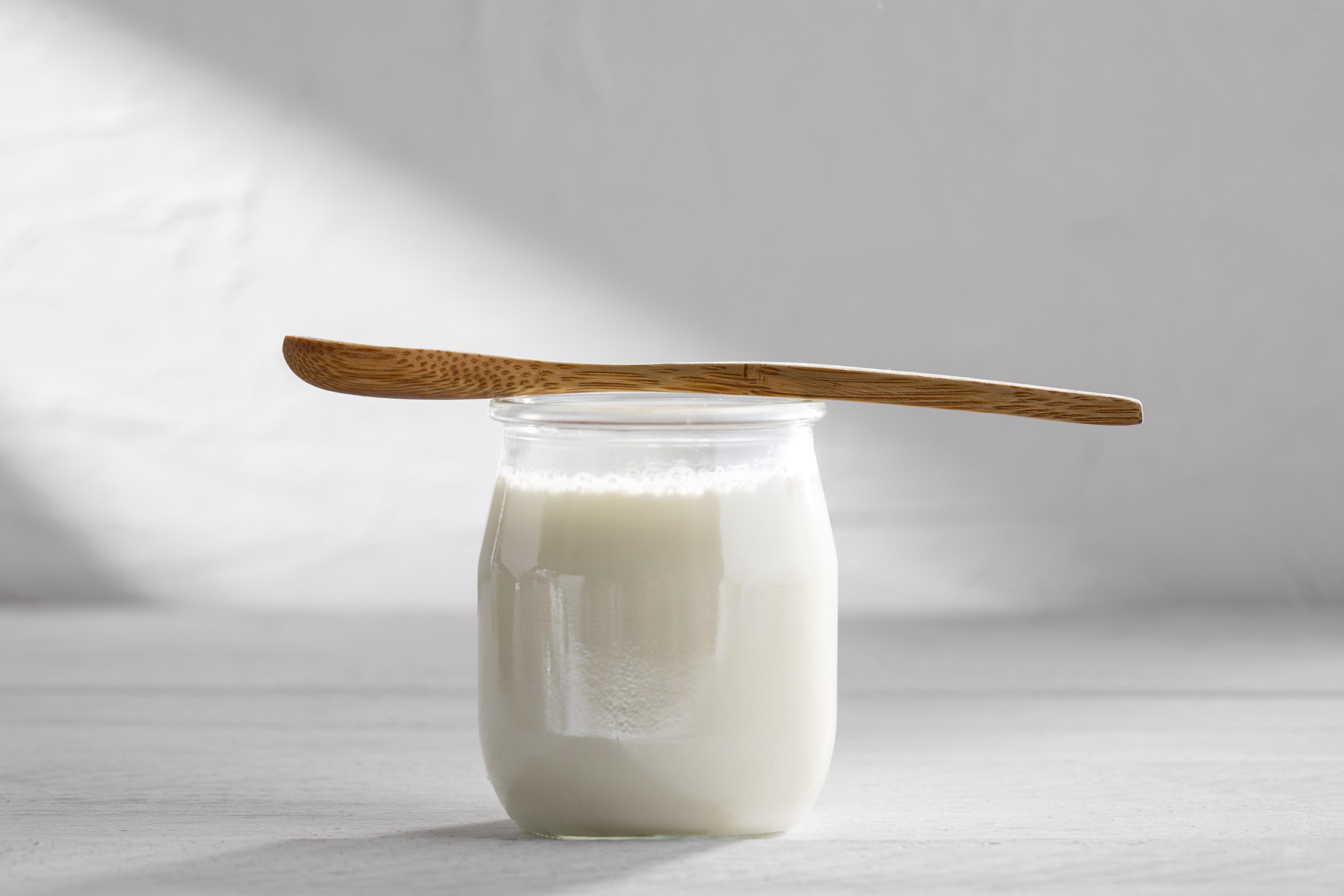 Iogurte natural de verdade: como decifrar o rótulo antes de comprar