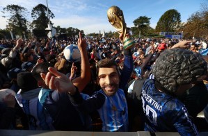 Jornais colocam Messi no ‘Olimpo’ e celebram feito na Copa: ‘Lenda das lendas’