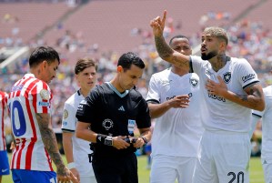 Quem vai apitar Brasil x Escócia? Árbitro já foi alvo de reclamação da CBF