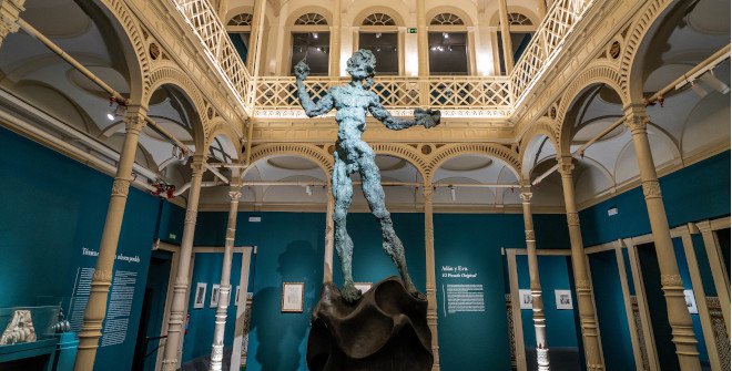 Palácio histórico em Madri ganha mostra permanente sobre Salvador Dalí
