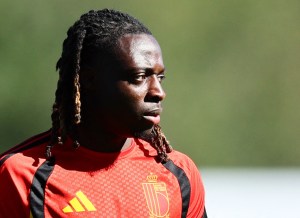 Doku é liberado pela Bélgica para acompanhar nascimento do filho e voltar à Copa