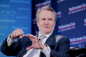 Às 7h, o CEO do Bank of America já leu 5 jornais, todos os e-mails e foi à academia