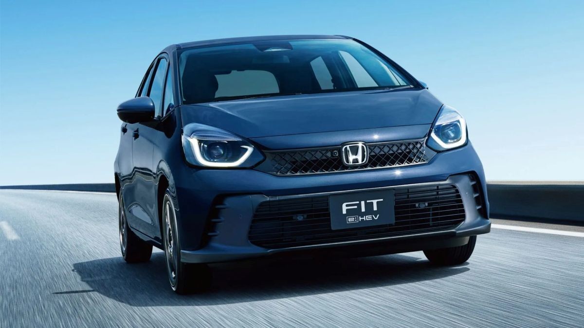 Honda Fit faz 25 anos e ganha motor híbrido e versão exclusiva no Japão