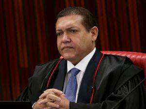 PGE contraria TSE e valida pesquisa que mediu impacto de caso Master sobre Flávio