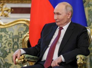 Putin acusa Otan de se preparar abertamente para guerra contra a Rússia