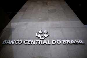 De olho no fiscal, BC priorizou economia a controle da inflação, avaliam economistas